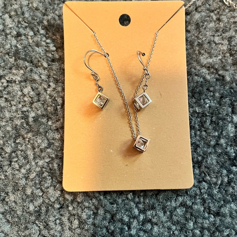 Touchstone Crystal necklace and earrings set